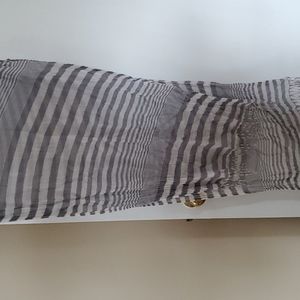 Long and soft scarves (accessories)